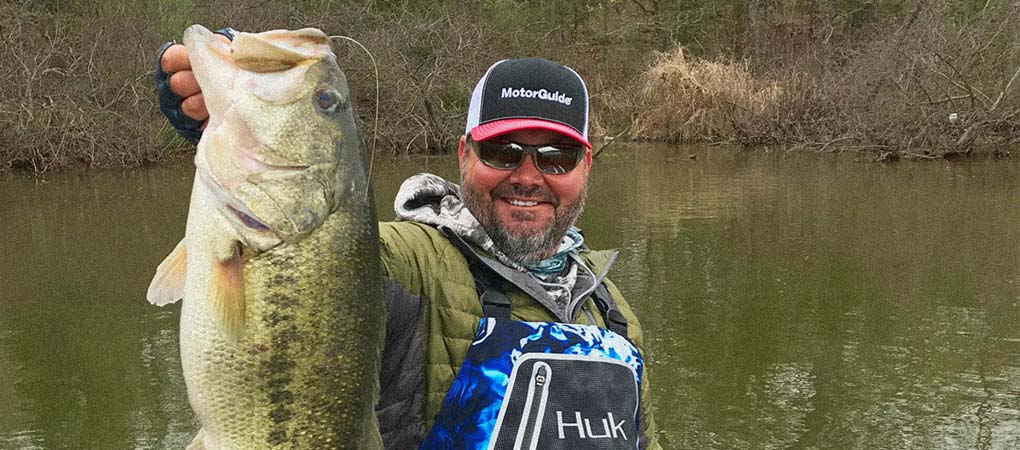 Greg Hackney and giant largemouth bass are no strangers (Photo courtesy of Major League Fishing)