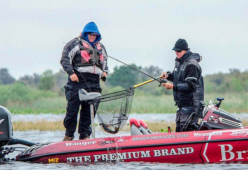 Bass pro-Randy Blaukat use stealthy tactics for bass fishing