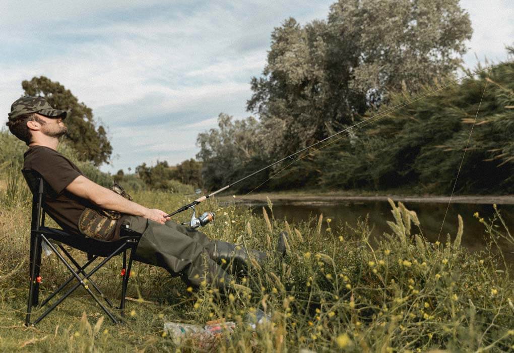 fishing for smallmouth bass in rivers