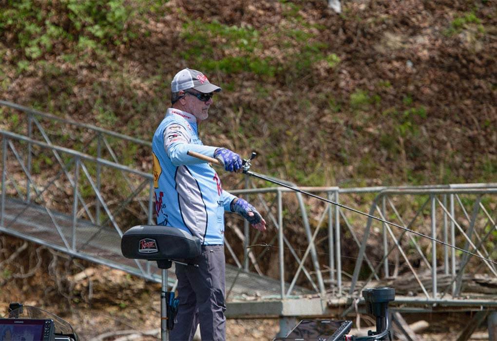 Flipping a plastic worm or jig along boat docks is one of Larry Nixon’s favorite methods (photo by Jody White/Major League Fishing)