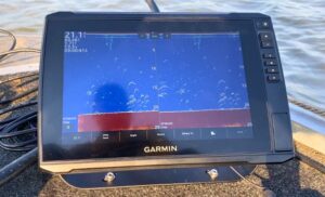 Garmin ECHOMAP Ultra 2 split frequency view