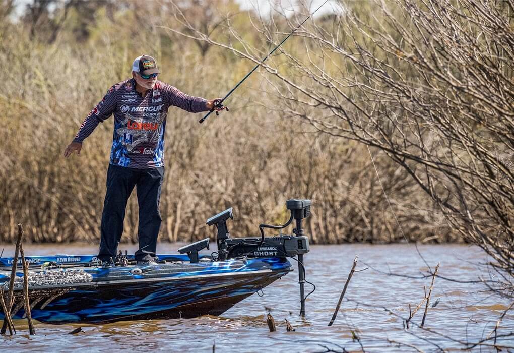 Tommy Biffle uses pitching and flipping to mount a sneak attack on hiding bass (photo by Josh Gassmann/Major League Fishing)