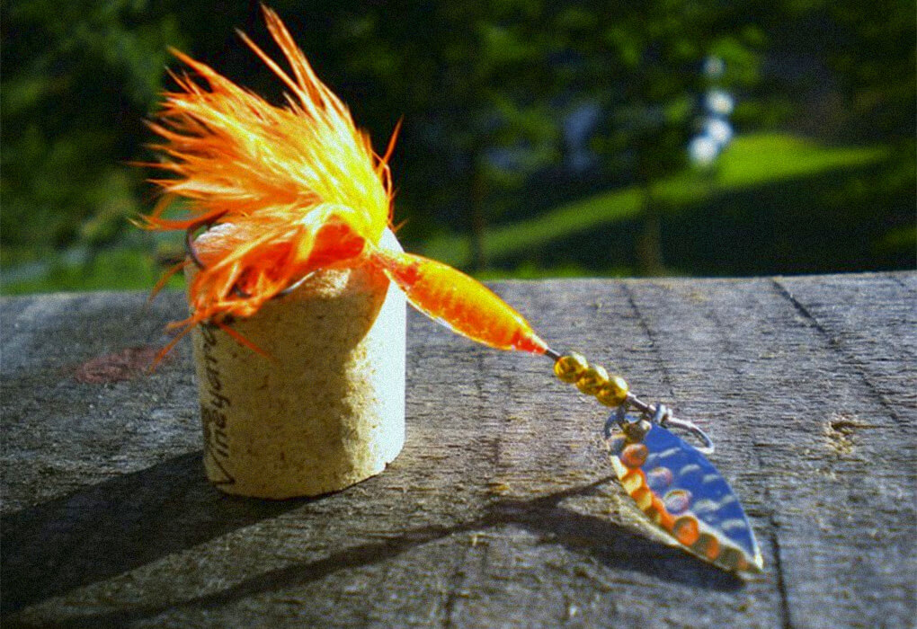 rooster tail fishing lure for bass fishing