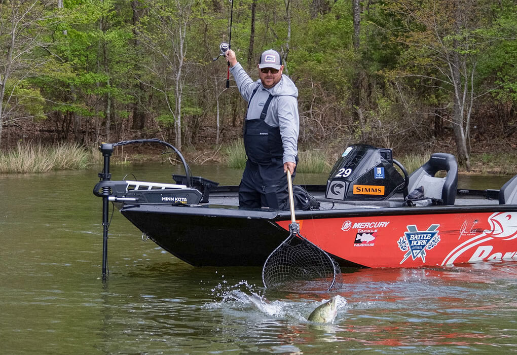 Cox recommends that beginners fish areas they can relate to when they try new lakes (photo by Jody White/Major League Fishing)