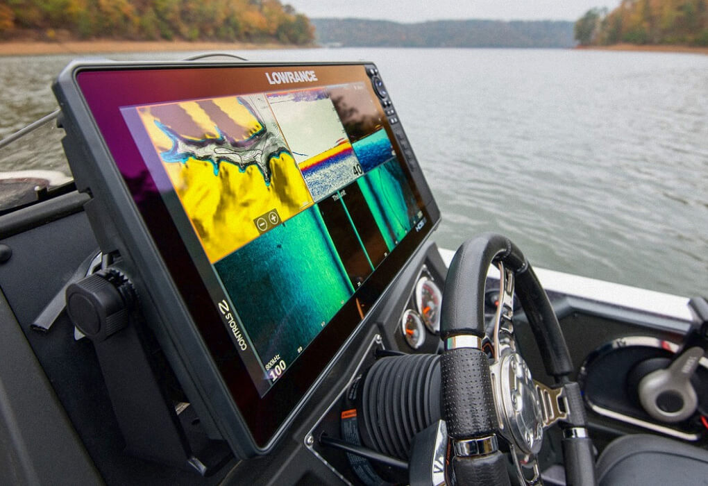 Lowrance HDS Live fish finder