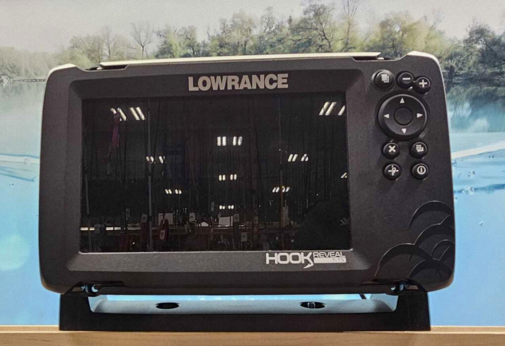 Lowrance HOOK Reveal fish finder