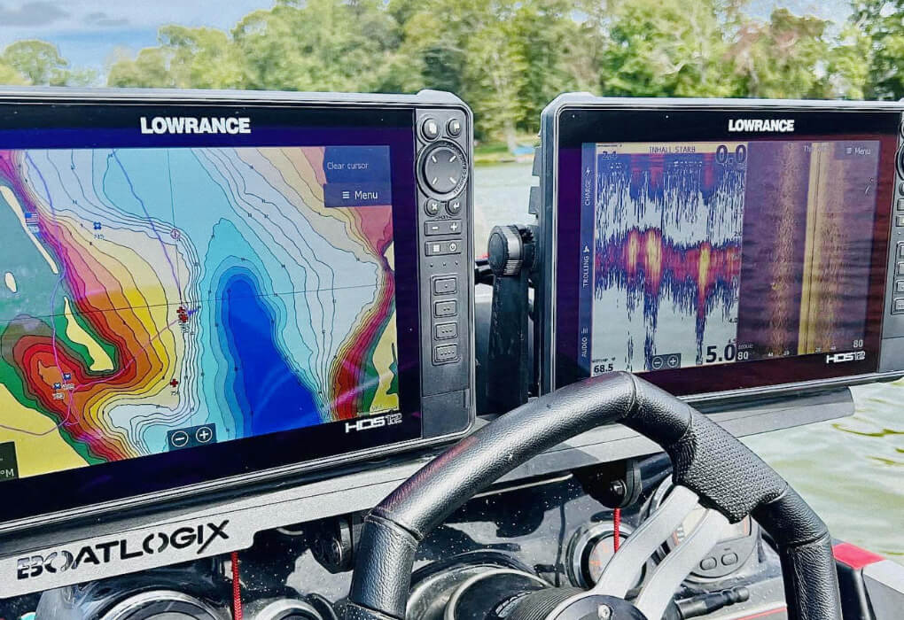 Lowrance HDS12 fish finders