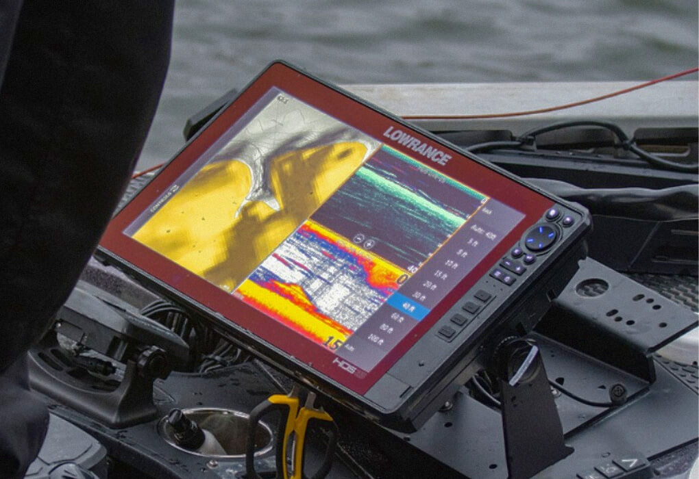 Lowrance HDS Live fish finder