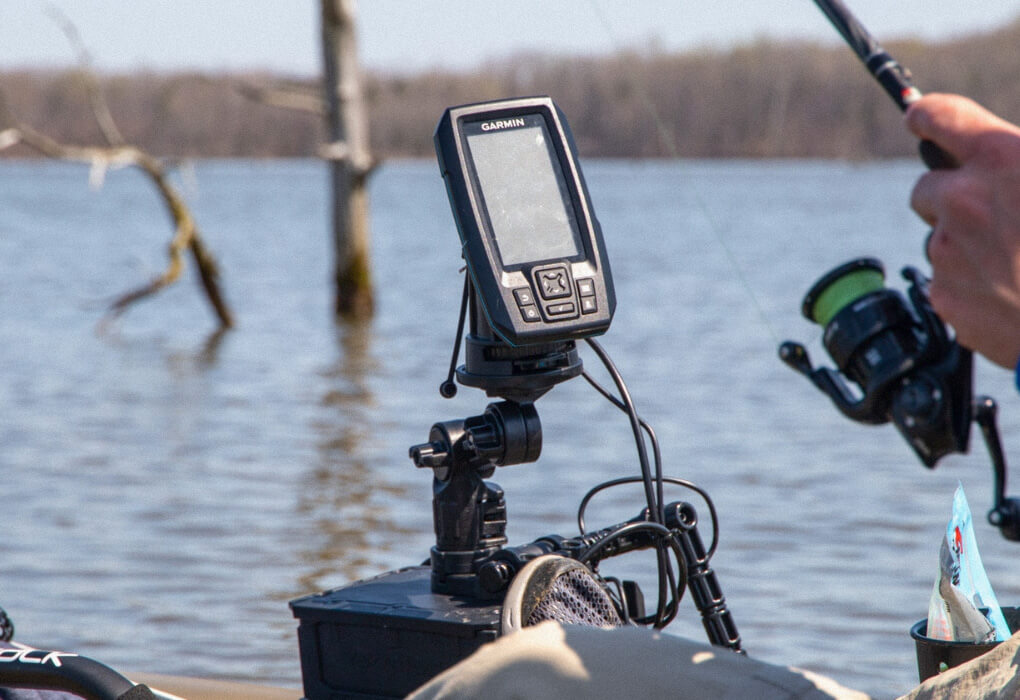 Garmin Striker 4 mounted on a boat