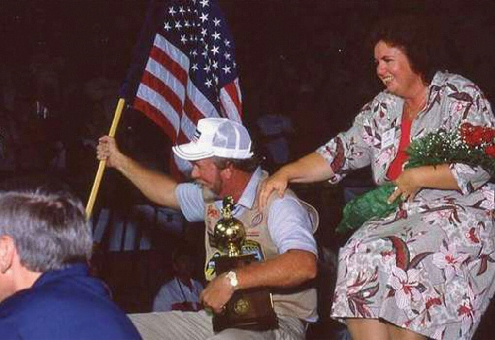 Guido Hibdon and his wife Stella celebrated after Guido won the 1988 Bassmaster Classic. (Photo by B.A.S.S.).