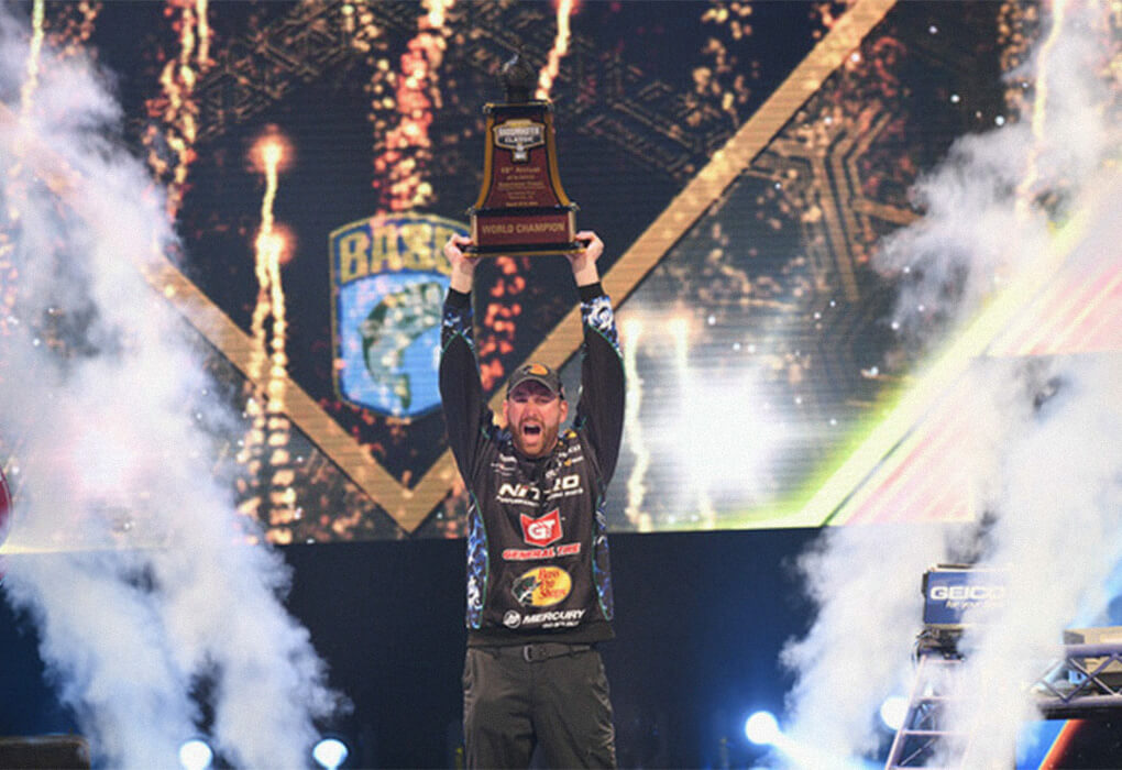 Ott DeFoe celebrated after winning the 2019 Bassmaster Classic on his home waters. (photo by B.A.S.S.)
