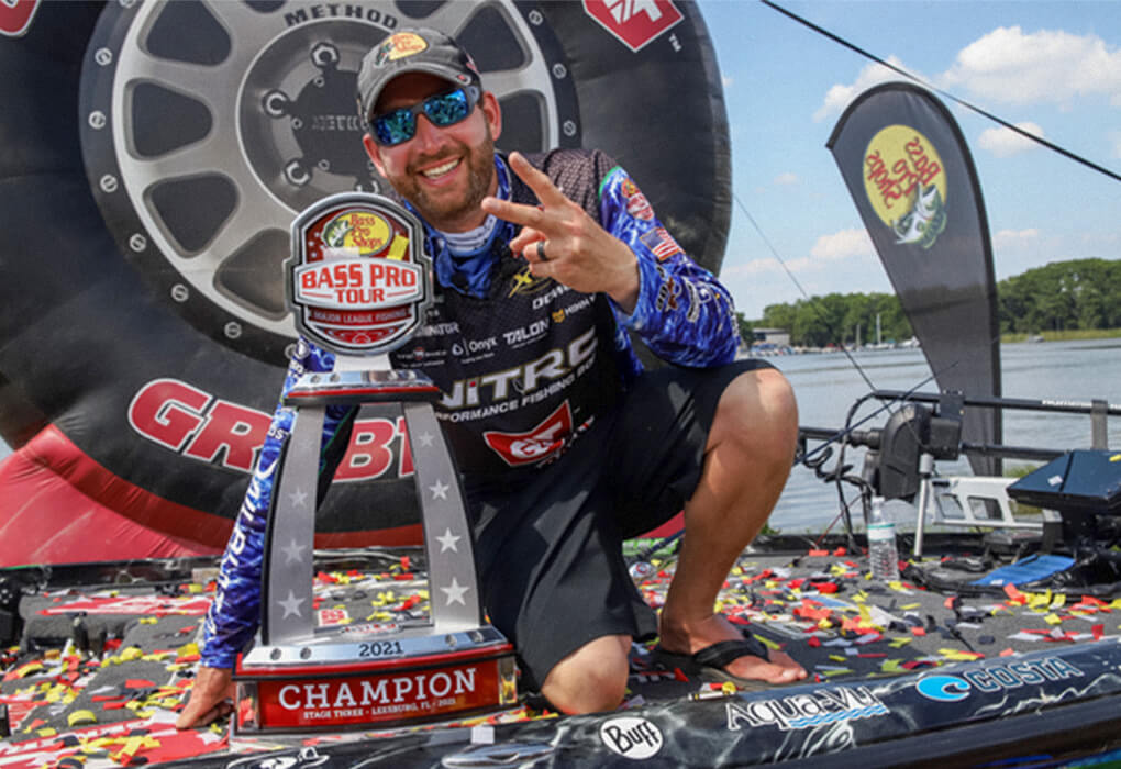 Ott DeFoe celebrated after winning the 2021 Bass Pro Tour