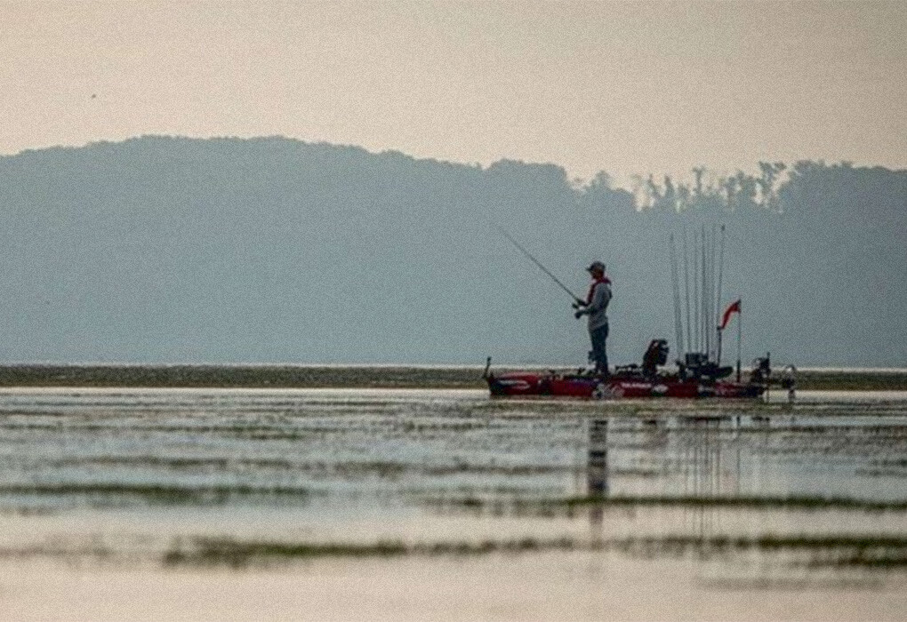 Mike Iaconelli fished in shallow, weed-choked waters when he competed last week in a B.A.S.S. National kayak even on Upper Chesapeake Bay. (photo by Dalton Tumblin/B.A.S.S.)