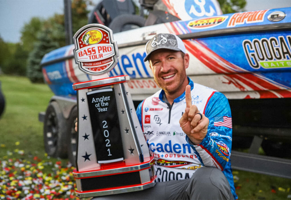 Jacob Wheeler celebrated after winning Angler of the Year honors on the Bass Pro Tour. (photo by Phoenix Moore/Major League Fishing)