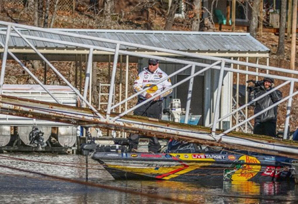 Jeremy Lawyer knows that big bass often hide near boat docks. (Photo by Jody White/Major League Fishing)