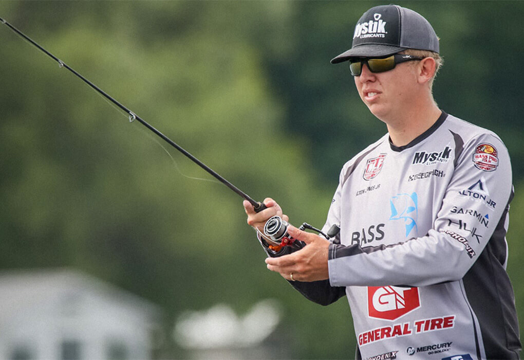 Alton Jones Jr. advises beginning anglers to not get in the habit of retrieving their lures too quickly (photo by Garrick Dixon/Major League Fishing)