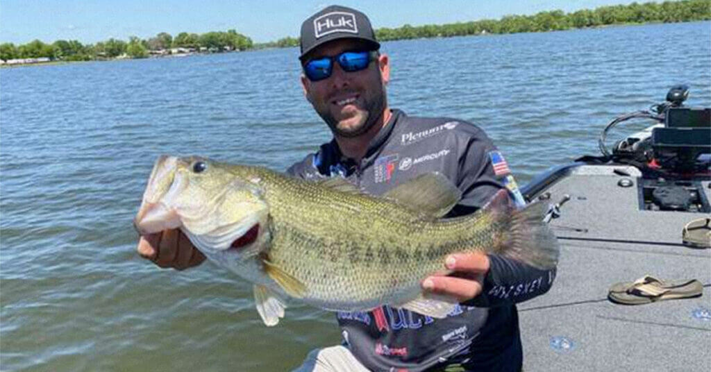 On The Fast Track To Giant Bass In Texas: Tips From the Pros